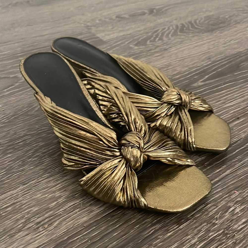 JustFab Gold Kitten Heel Fabric Bow Sandal - Sz 7